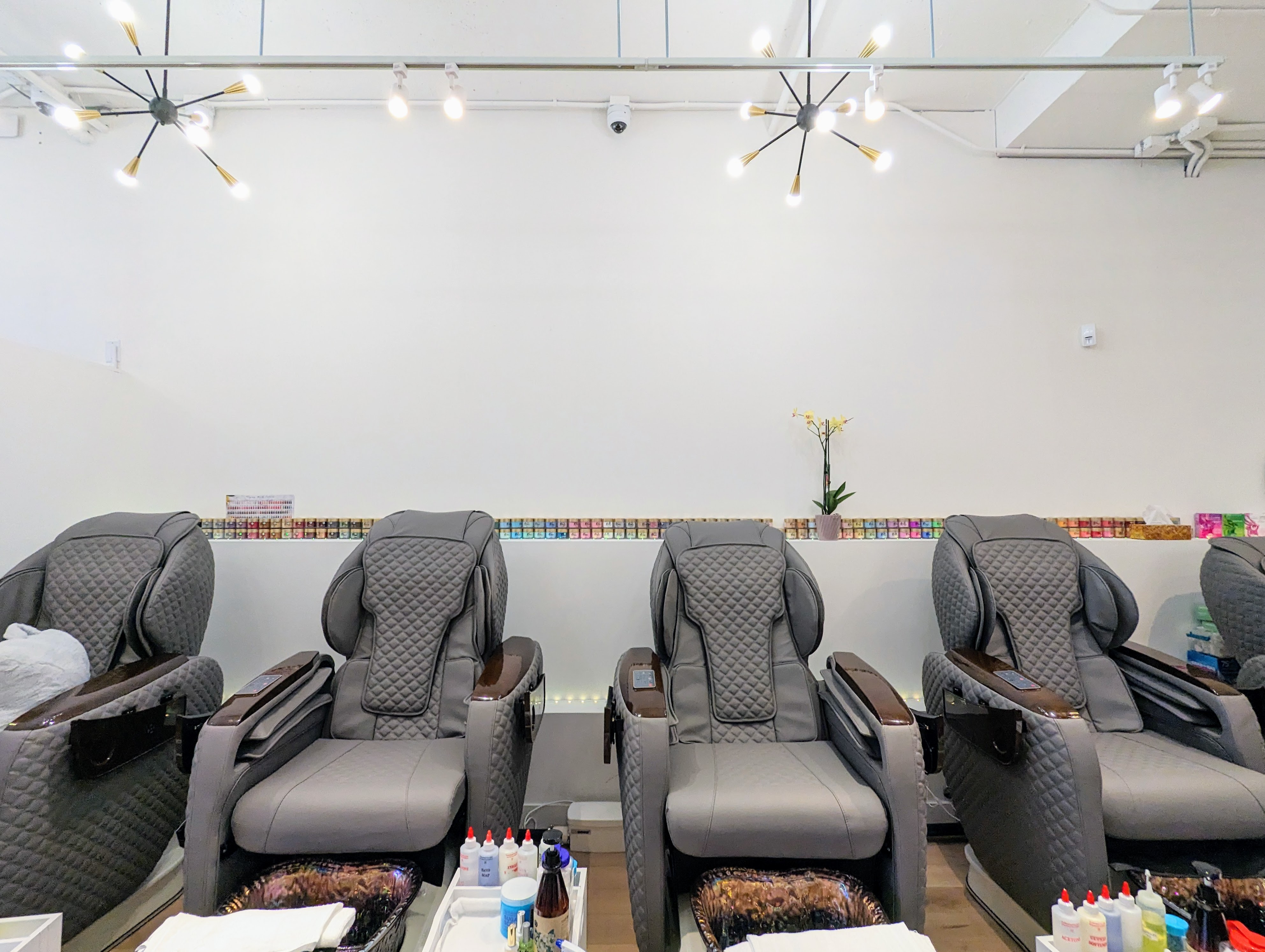 Home - Lavish Lounge Nails & Beauty Salon